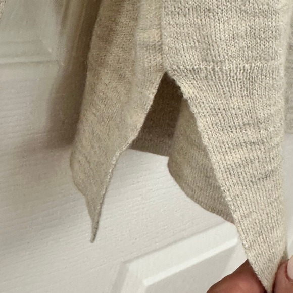 J.Crew Merino Wool‑Blend V‑Neck Sweater in Marled Gray— Women's Small - Picture 4 of 7